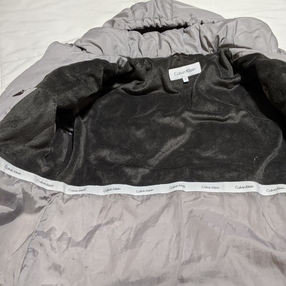 Calvin Klein Woman's size small down coat - Picture 4 of 8